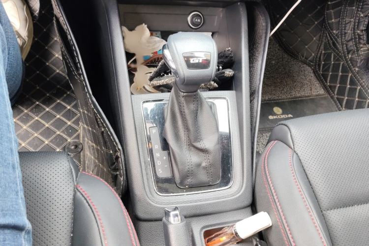 Used Skoda Kamiq 2022 GT 1.5L Automatic Deluxe Edition Gear Lever