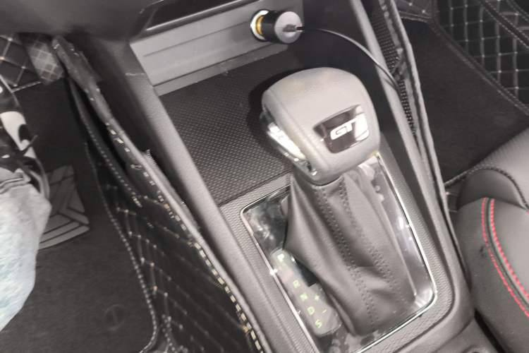 Used Skoda Kamiq 2022 GT 1.5L Automatic Deluxe Edition Gear Lever
