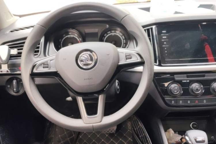 Used Skoda Kamiq 2022 GT 1.5L Automatic Deluxe Edition Interior 2