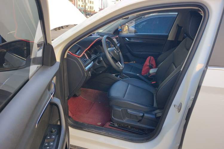 Used Skoda Kamiq 2022 1.5L Automatic Comfort Edition Interior 3