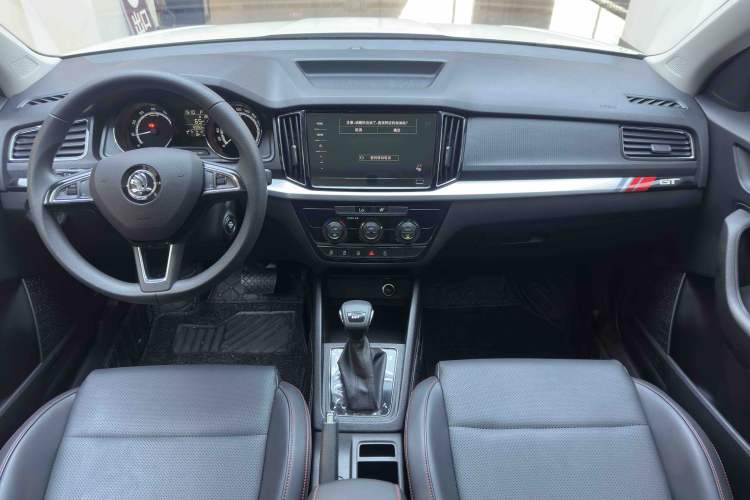 Used Skoda Kamiq 2022 GT 1.5L Automatic Deluxe Edition Interior 3