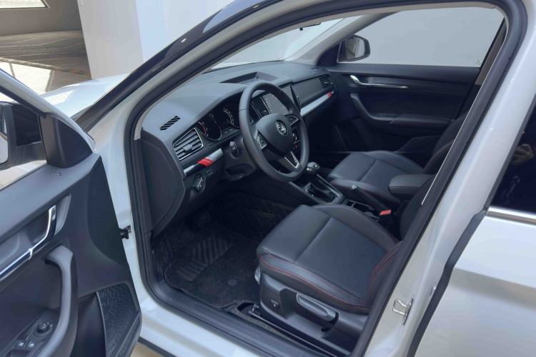 Used Skoda Kamiq 2022 GT 1.5L Automatic Deluxe Edition Interior 5