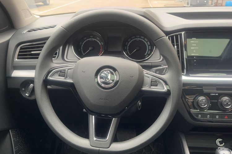 Used Skoda Kamiq 2022 1.5L Automatic Comfort Edition Interior 8