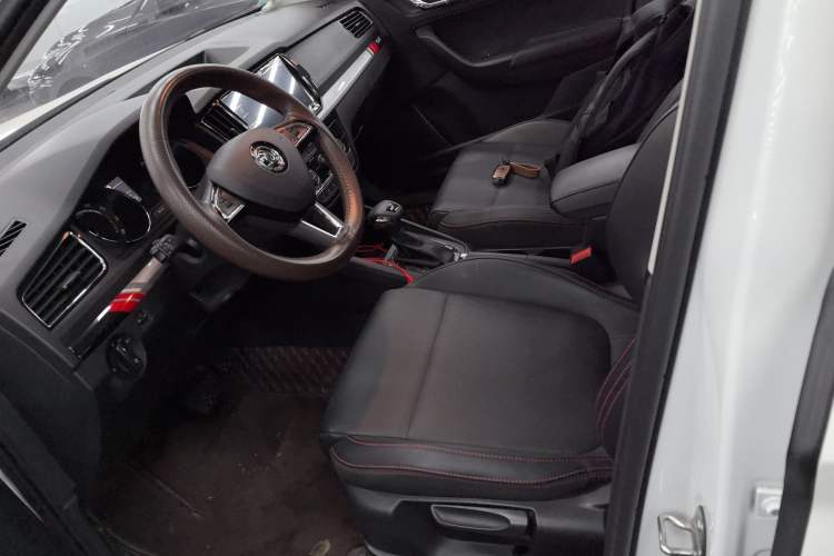 Used Skoda Kamiq 2022 GT 1.5L Automatic Deluxe Edition Left Front Seat
