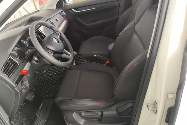 Used Skoda Kamiq 2022 GT 1.5L Automatic Deluxe Edition Left Front Seat