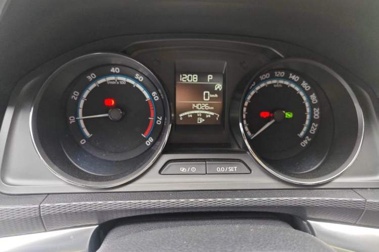 Used Skoda Kamiq 2022 1.5L Automatic Comfort Edition Odometer Close Up