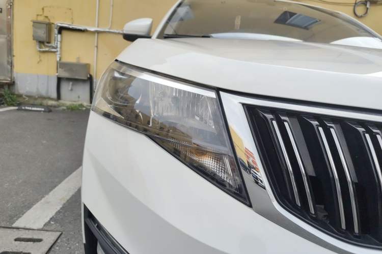 Used Skoda Kamiq 2022 1.5L Automatic Comfort Edition Right Front Headlight