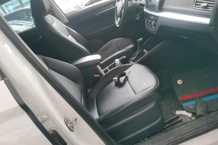 Used Skoda Kamiq 2022 1.5L Automatic Comfort Edition Right Front Seat