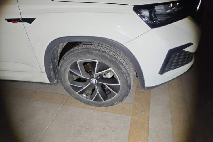 Used Skoda Kamiq 2022 GT 1.5L Automatic Deluxe Edition Right Front Wheel Hub