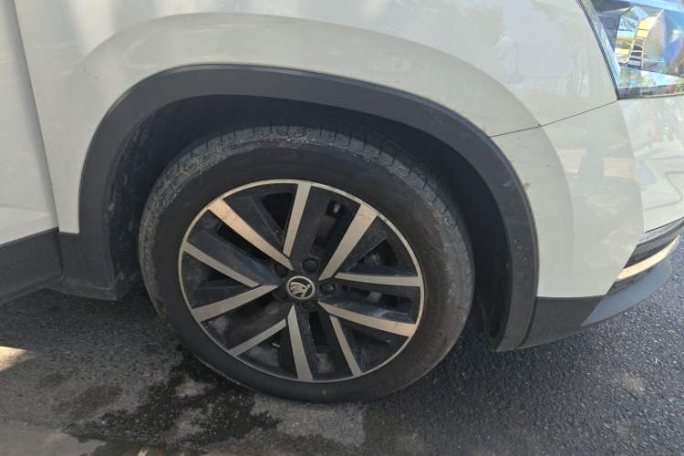 Used Skoda Kamiq 2022 1.5L Automatic Comfort Edition Right Front Wheel Hub