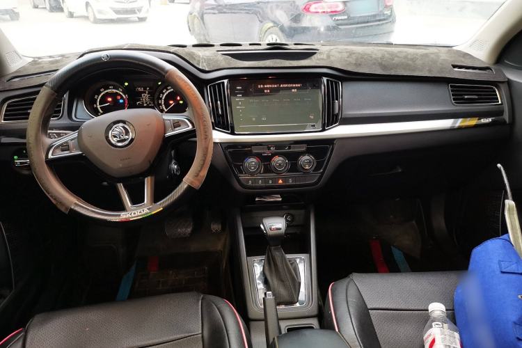 Used Skoda Kamiq 2022 GT 1.5L Automatic Deluxe Edition Center Console
