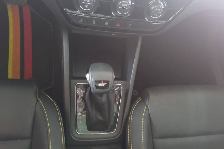 Used Skoda Kamiq 2022 GT 1.5L Automatic Deluxe Edition Gear Lever