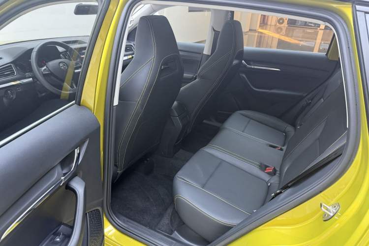 Used Skoda Kamiq 2022 GT 1.5L Automatic Deluxe Edition Interior 6
