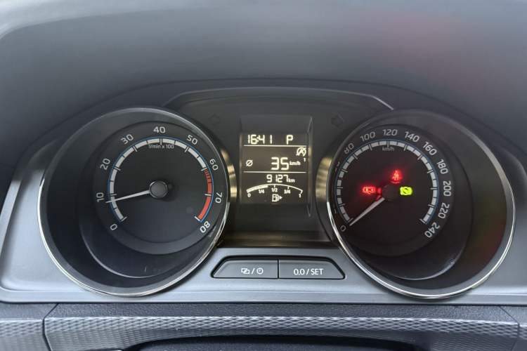 Used Skoda Kamiq 2022 GT 1.5L Automatic Deluxe Edition Odometer Close Up