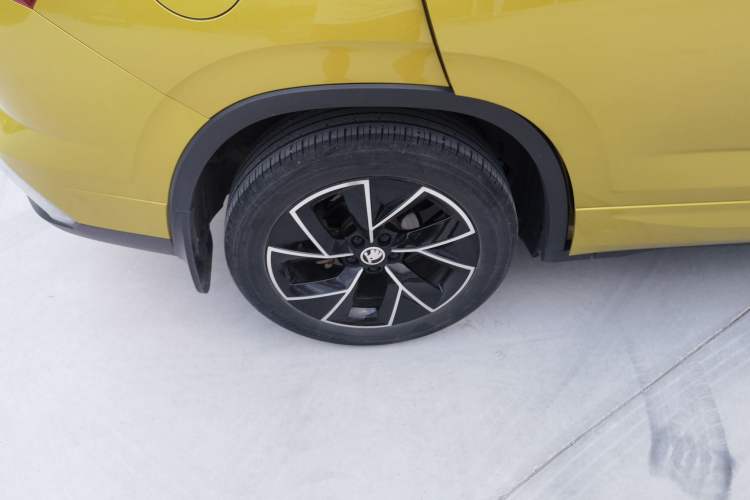 Used Skoda Kamiq 2022 GT 1.5L Automatic Deluxe Edition Right Rear Wheel Hub