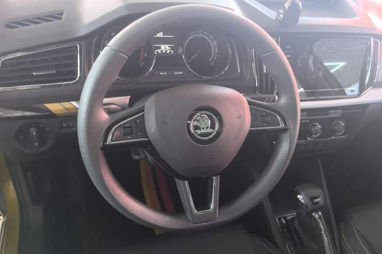 Used Skoda Kamiq 2022 GT 1.5L Automatic Deluxe Edition Steering Wheel