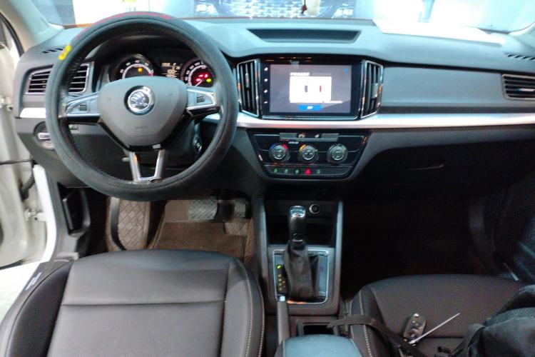 Used Skoda Kamiq 2023 Revised 1.5L Automatic Comfort Edition Center Console