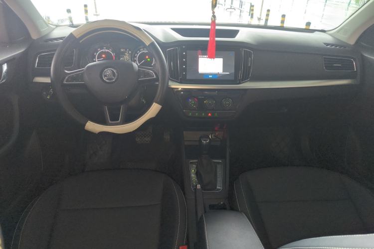 Used Skoda Kamiq 2023 Revised 1.5L Automatic Comfort Edition Center Console