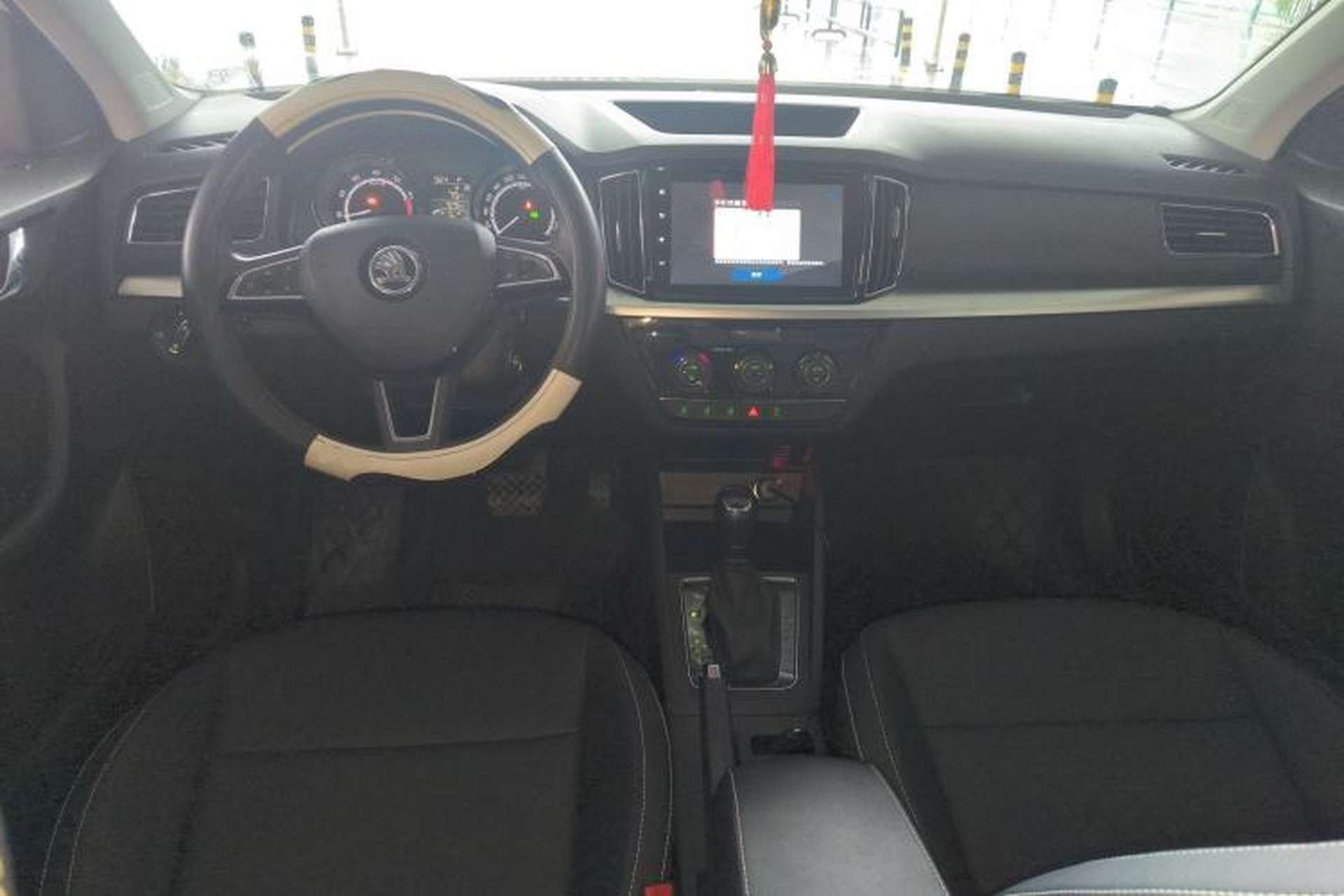 Used Skoda Kamiq 2023 Revised 1.5L Automatic Comfort Edition Center Console