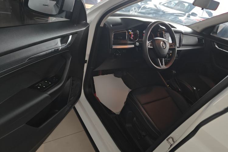 Used Skoda Kamiq 2023 Revised 1.5L Automatic Comfort Edition Driver Seat