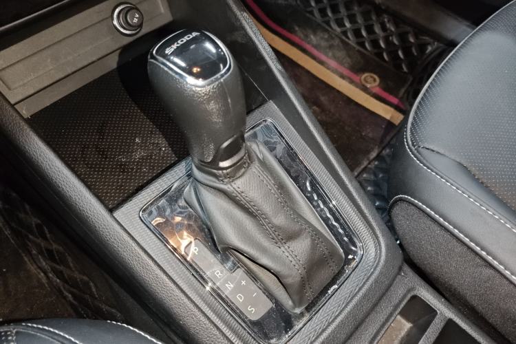 Used Skoda Kamiq 2023 Revised 1.5L Automatic Comfort Edition Gear Lever
