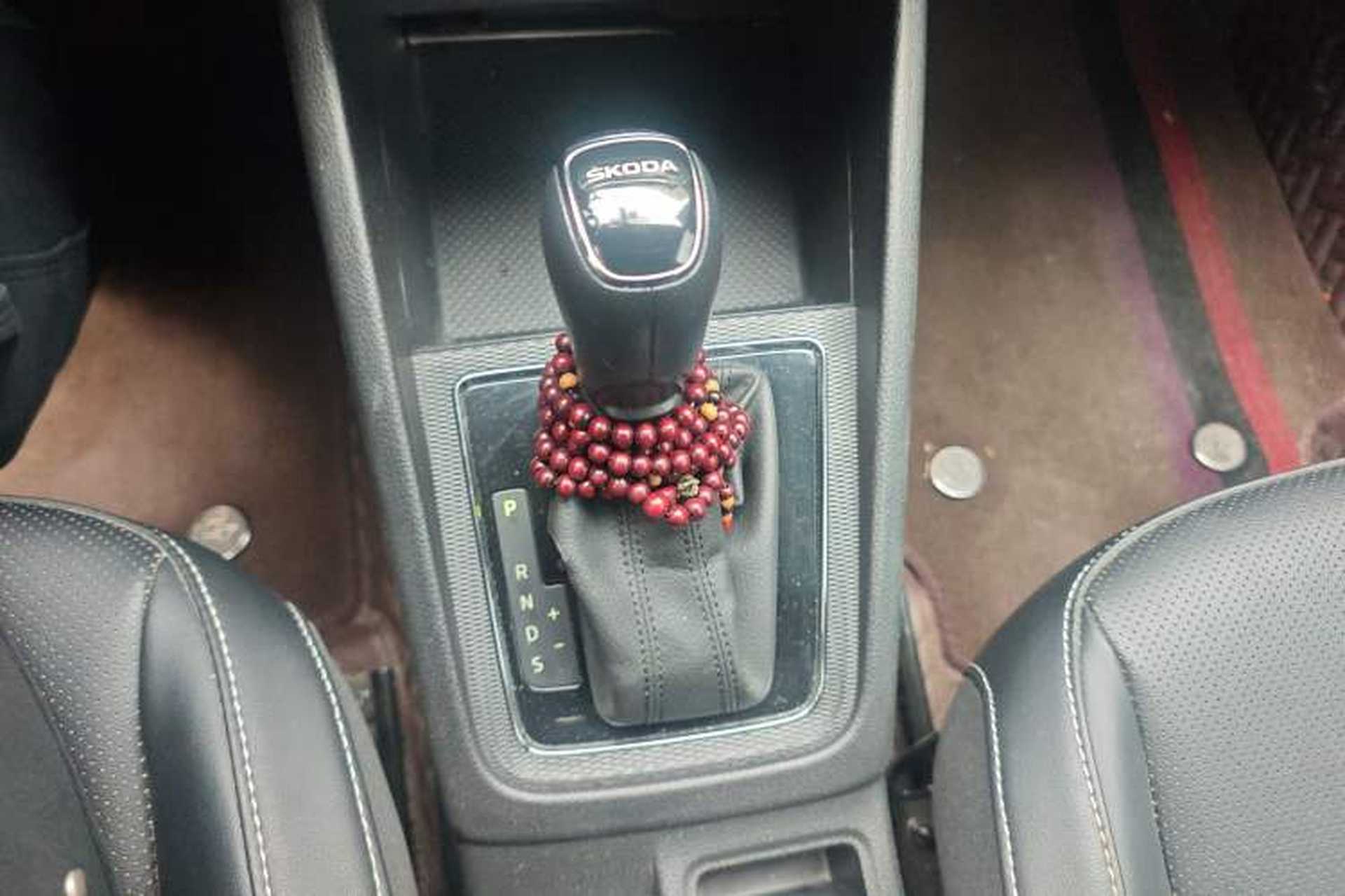 Used Skoda Kamiq 2023 1.5L Automatic Comfort Edition Gear Lever
