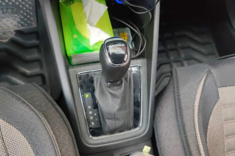 Used Skoda Kamiq 2023 Revised 1.5L Automatic Comfort Edition Gear Lever