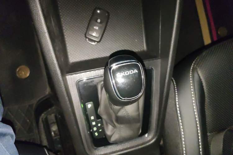 Used Skoda Kamiq 2023 1.5L Automatic Comfort Edition Gear Lever