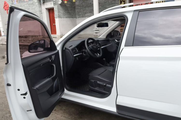 Used Skoda Kamiq 2023 Revised 1.5L Automatic Comfort Edition Interior 1