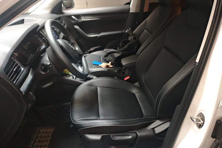 Used Skoda Kamiq 2023 Revised 1.5L Automatic Comfort Edition Left Front Seat