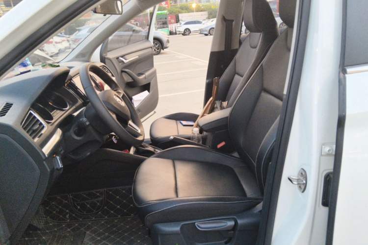 Used Skoda Kamiq 2023 Revised 1.5L Automatic Comfort Edition Left Front Seat