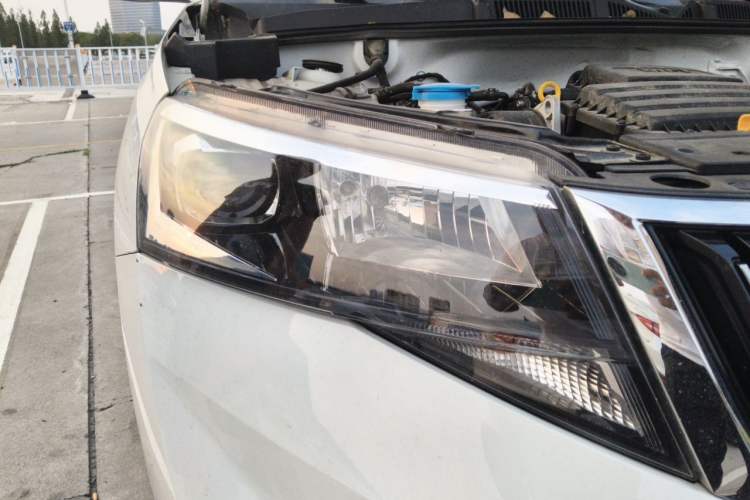 Used Skoda Kamiq 2023 Revised 1.5L Automatic Comfort Edition Right Front Headlight