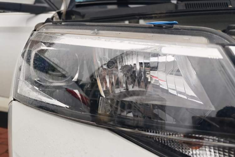 Used Skoda Kamiq 2023 Revised 1.5L Automatic Comfort Edition Right Front Headlight