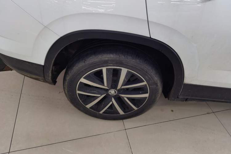 Used Skoda Kamiq 2023 Revised 1.5L Automatic Comfort Edition Right Rear Wheel Hub