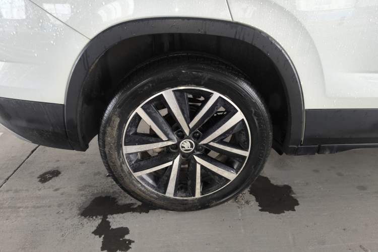 Used Skoda Kamiq 2023 Revised 1.5L Automatic Comfort Edition Right Rear Wheel Hub