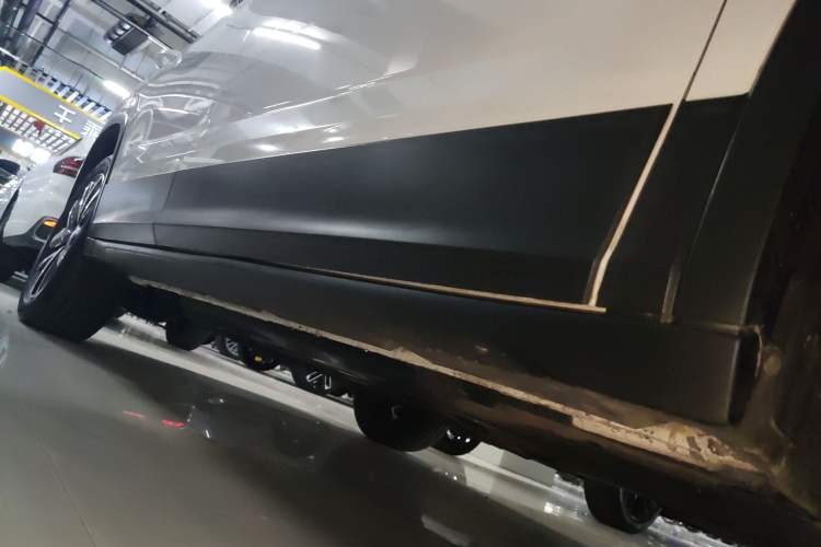 Used Skoda Kamiq 2023 1.5L Automatic Comfort Edition Right Side Sill