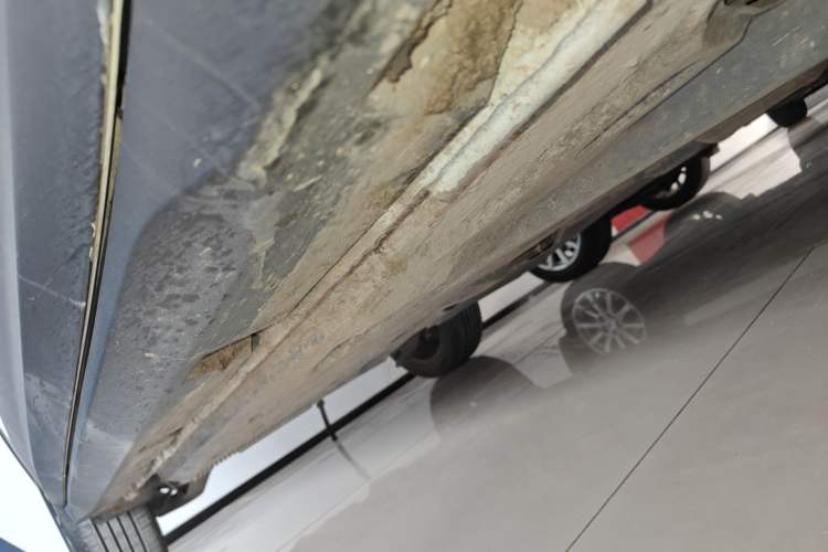Used Skoda Kamiq 2023 Revised 1.5L Automatic Comfort Edition Right Side Sill