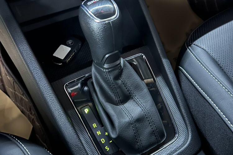 Used Skoda Kamiq 2023 Revised 1.5L Automatic Comfort Edition Interior 3