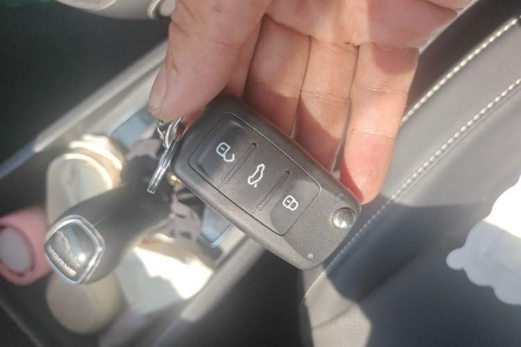 Used Skoda Kamiq 2023 Revised 1.5L Automatic Comfort Edition Vehicle Key