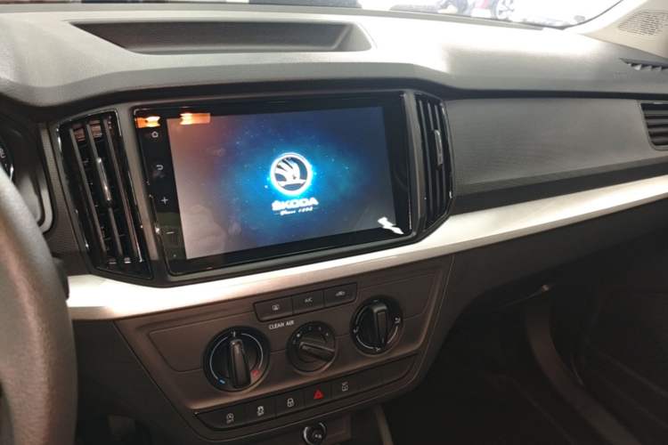 Used Skoda Kamiq 2024 1.5L Automatic Power Version Audio And AC Panel