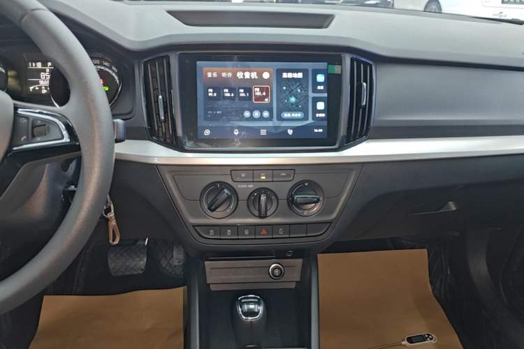Used Skoda Kamiq 2024 1.5L Automatic Power Version Audio And AC Panel