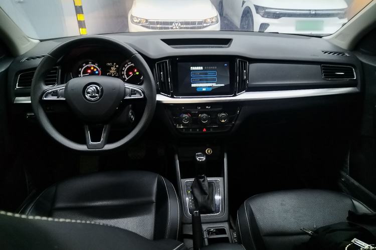 Used Skoda Kamiq 2024 1.5L Automatic Comfort Edition Center Console