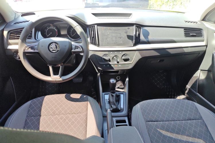 Used Skoda Kamiq 2024 1.5L Automatic Power Version Center Console