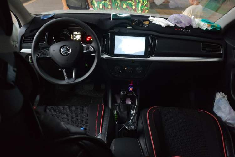 Used Skoda Kamiq 2024 1.5L Automatic Comfort Edition Center Console