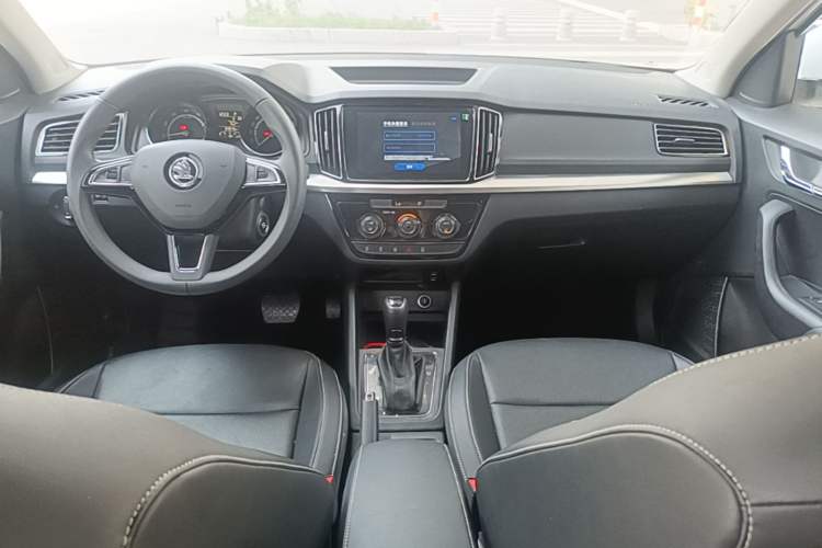 Used Skoda Kamiq 2024 1.5L Automatic Comfort Edition Center Console