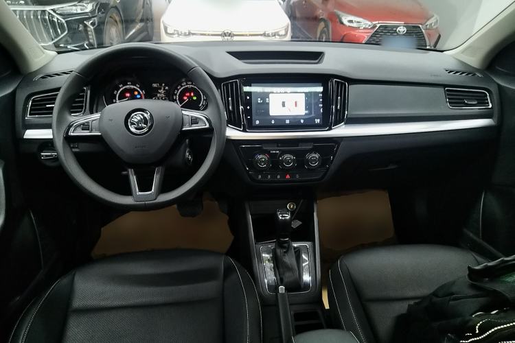 Used Skoda Kamiq 2024 1.5L Automatic Comfort Edition Center Console