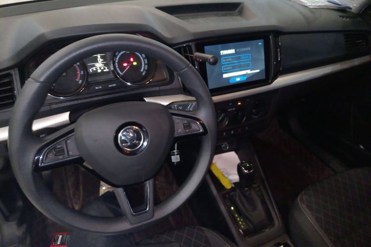 Used Skoda Kamiq 2024 1.5L Automatic Power Version Center Console