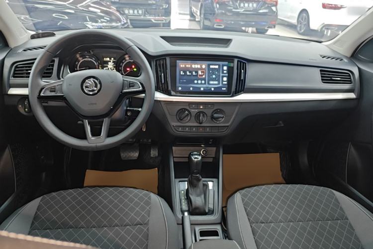 Used Skoda Kamiq 2024 1.5L Automatic Power Version Center Console