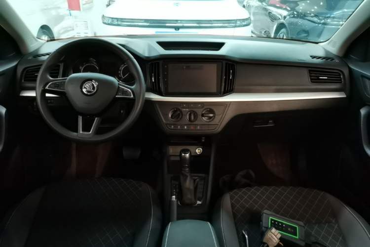 Used Skoda Kamiq 2024 1.5L Automatic Power Version Center Console