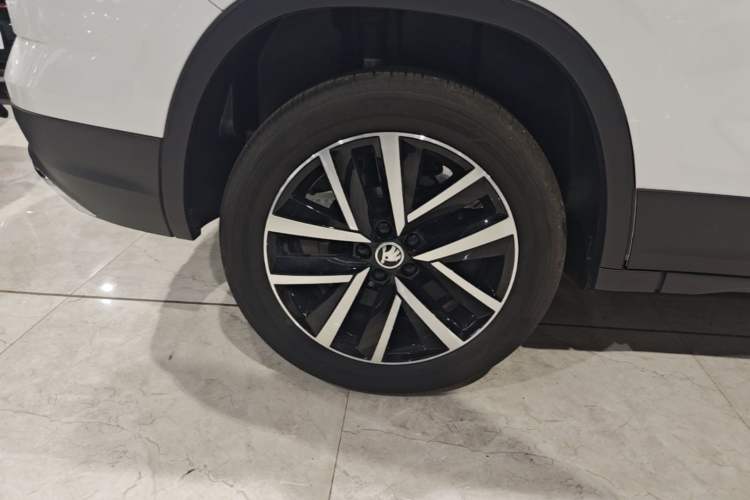 Used Skoda Kamiq 2024 1.5L Automatic Comfort Edition Exterior 5